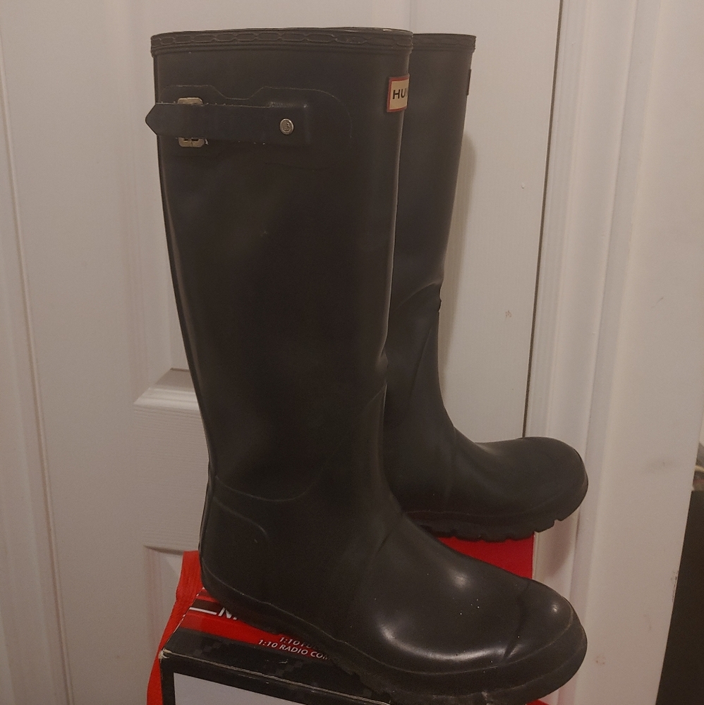 Sale**HUNTER BOOTS